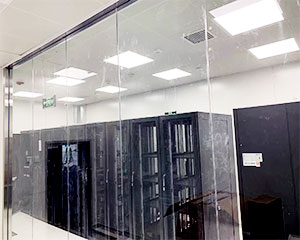 其余7名中国游客溺亡