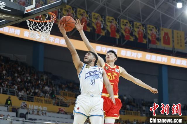 广厦男篮主场132-90大胜宁波 队史第二次锁定常规