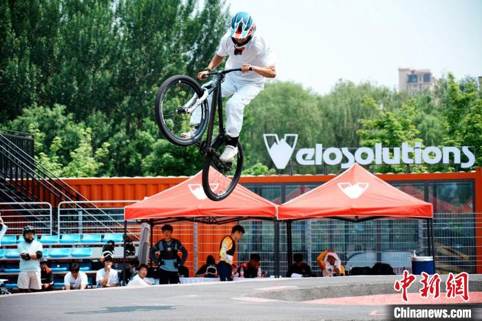 沈阳泵道赛场上演青春对决 九岁小将勇夺女子组