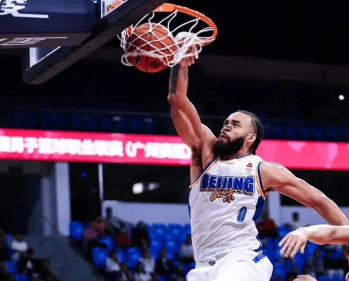 北京大胜浙江 周琦斯佩尔曼末节爆发助胜