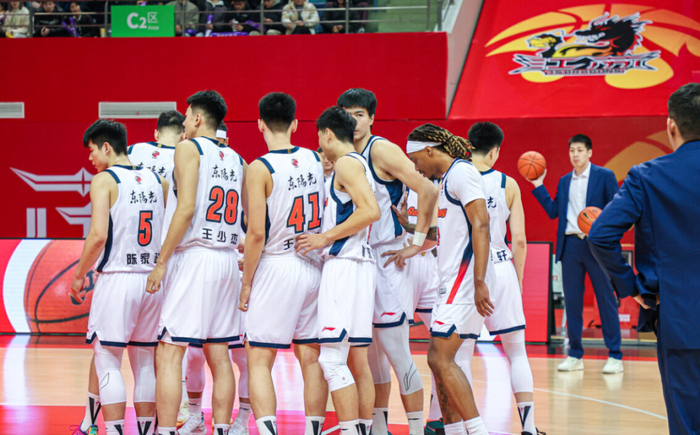 CBA常规赛第30轮：上海11连胜领跑 浙江广厦稳居第