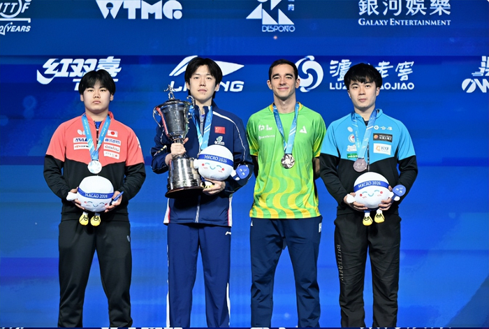 王楚钦首夺世界杯冠军 国乒备战世乒赛迎大考