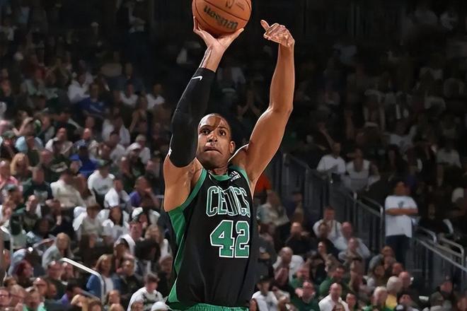 太阳力克勇士终结附加赛 布克格林冲突引爆全场