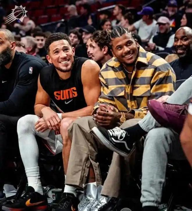 太阳力克勇士终结附加赛 布克格林冲突引爆全场