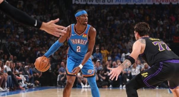 雷霆大胜湖人亚历山大三节打卡砍28+7+7引领逆转