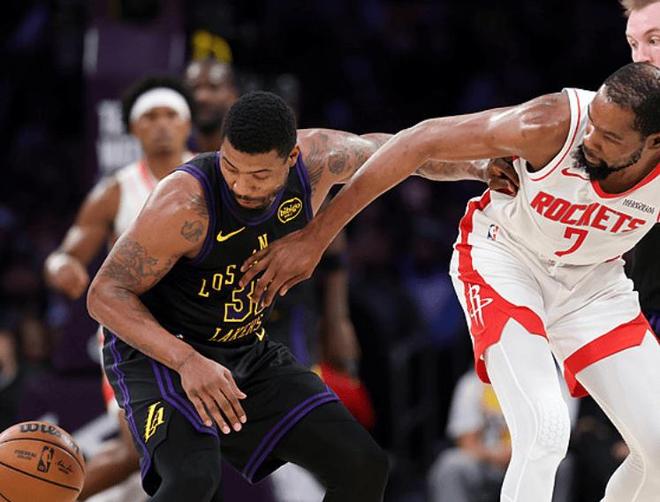 湖人守住主场优势 勒布朗-詹姆斯率队再下一城