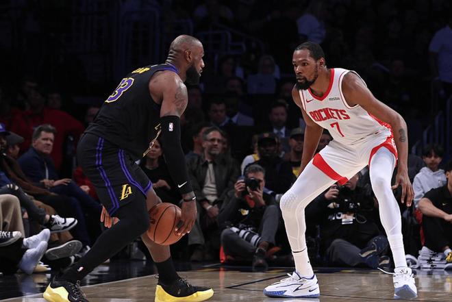 湖人守住主场优势 勒布朗-詹姆斯率队再下一城